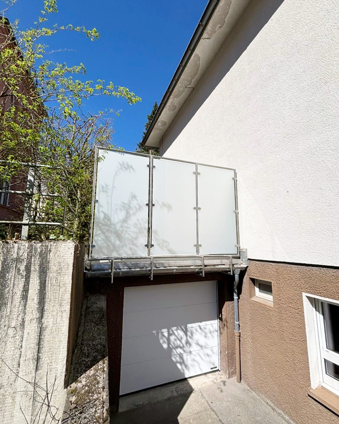 Sichtschutz mit Glasfüllung