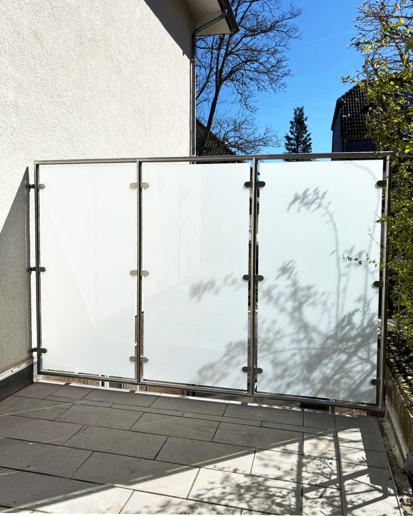 Sichtschutz mit Glasfüllung – Bild 2